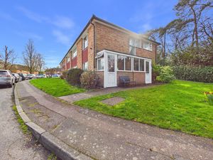 SIDE ASPECT & ENTRANCE- click for photo gallery